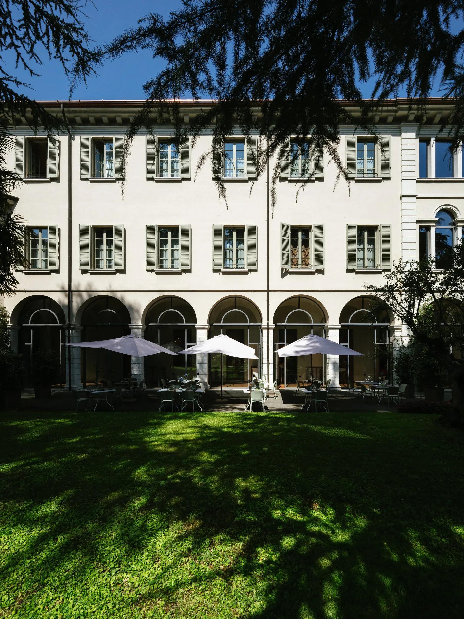 centro-paolo-vi-struttura-giardino-parco