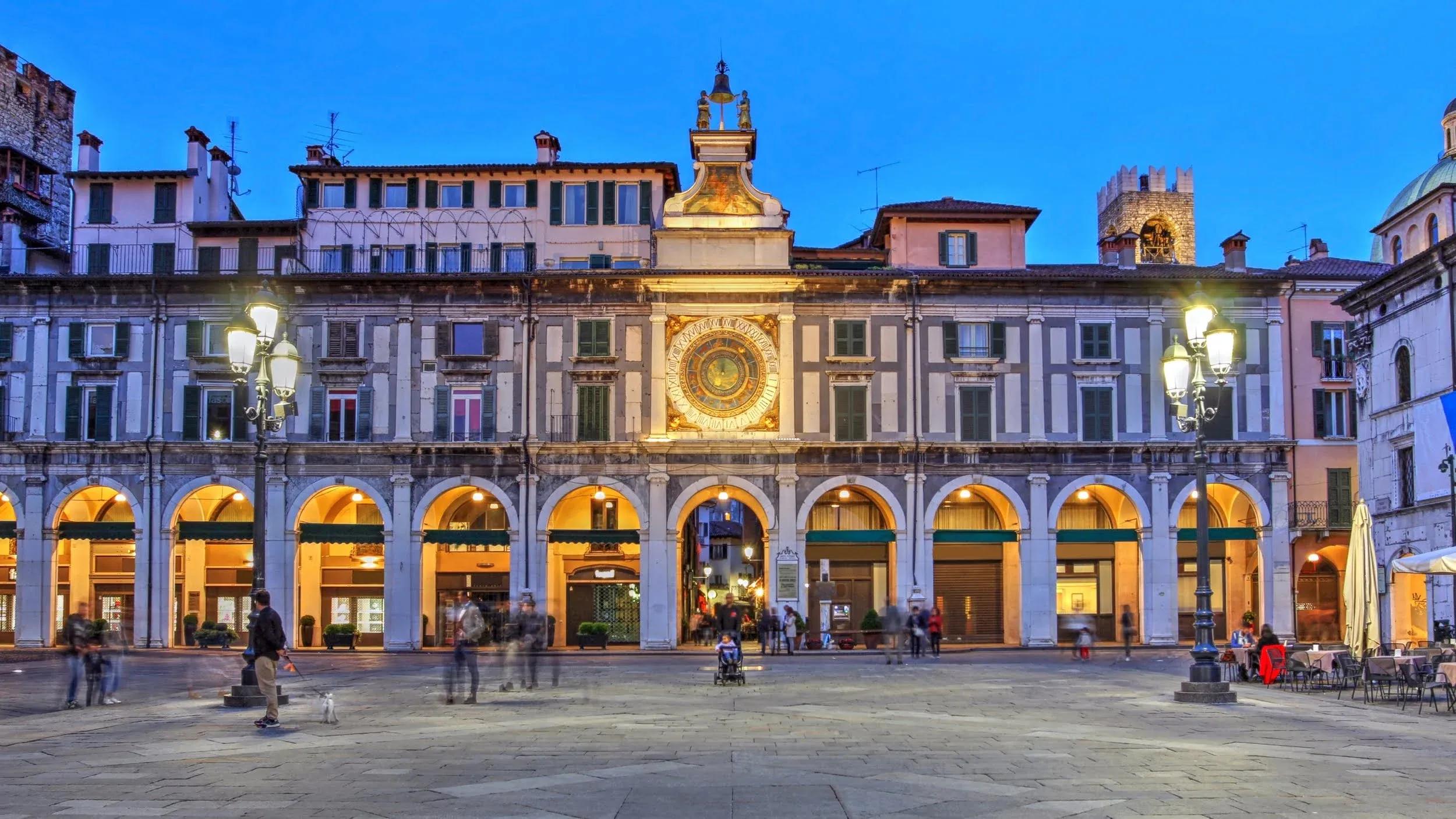itinerario-storico-artistico-brescia-piazza-loggia-paolo-vi